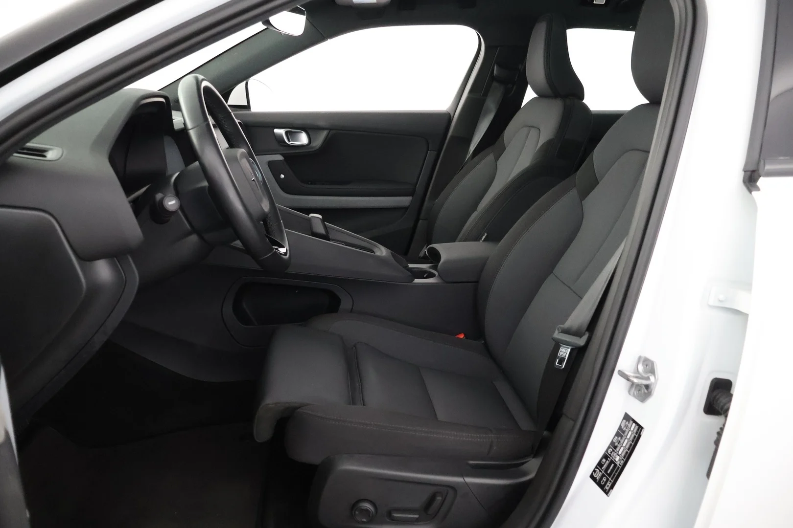 Car Image - 7qkVBv2qEXs9wYBIZDll67