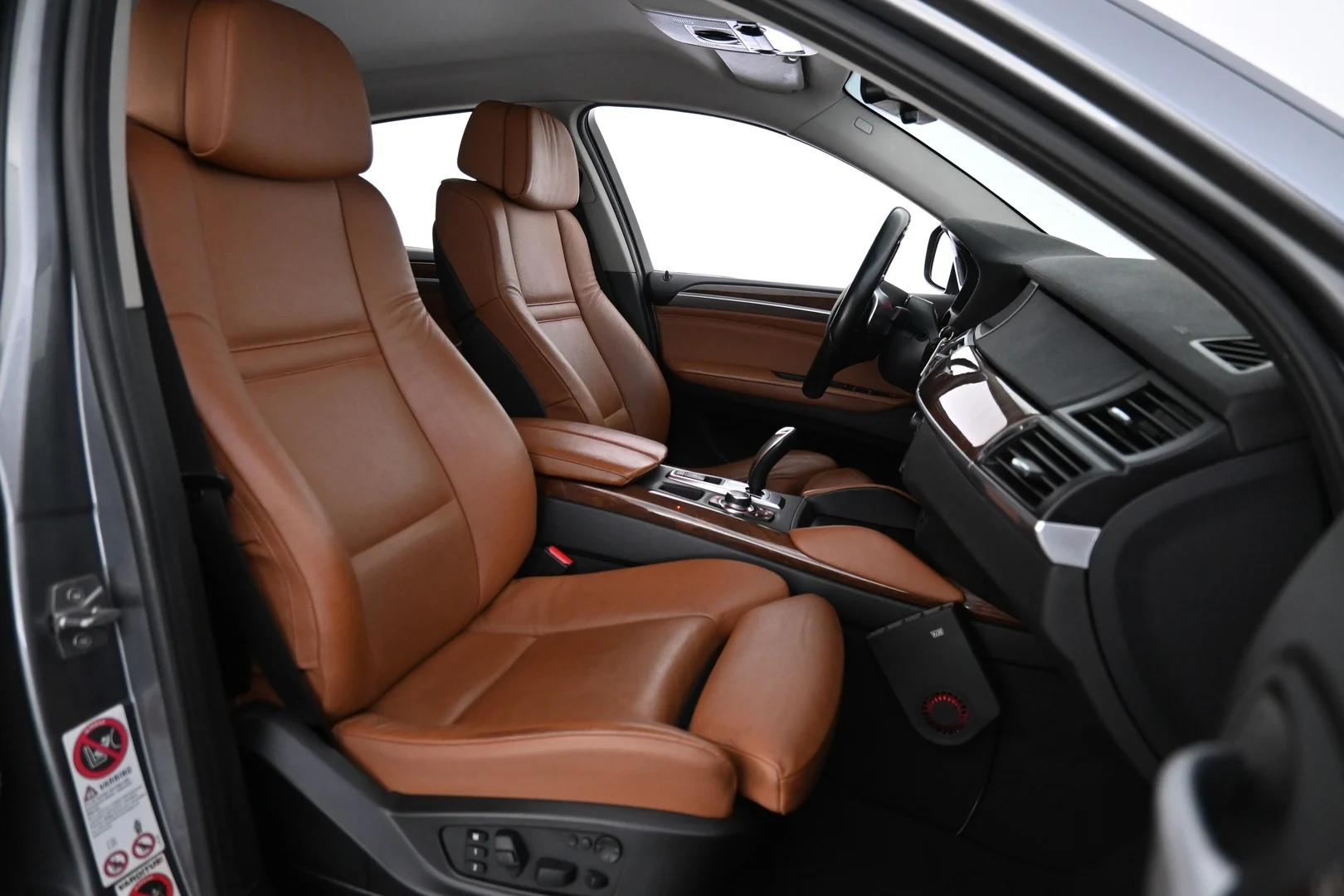 Car Image - 2VKnFdPsMaAyej6sahNooI
