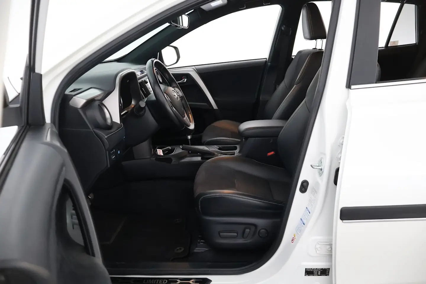 Car Image - 36V0vPAa9UmnYlAErTnEcO