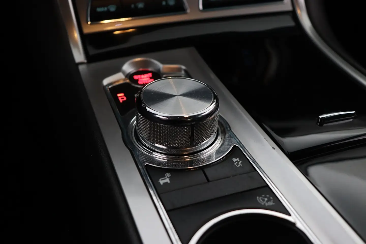 Car Image - 7B6jvSKzw6uVCqlb49rIGX