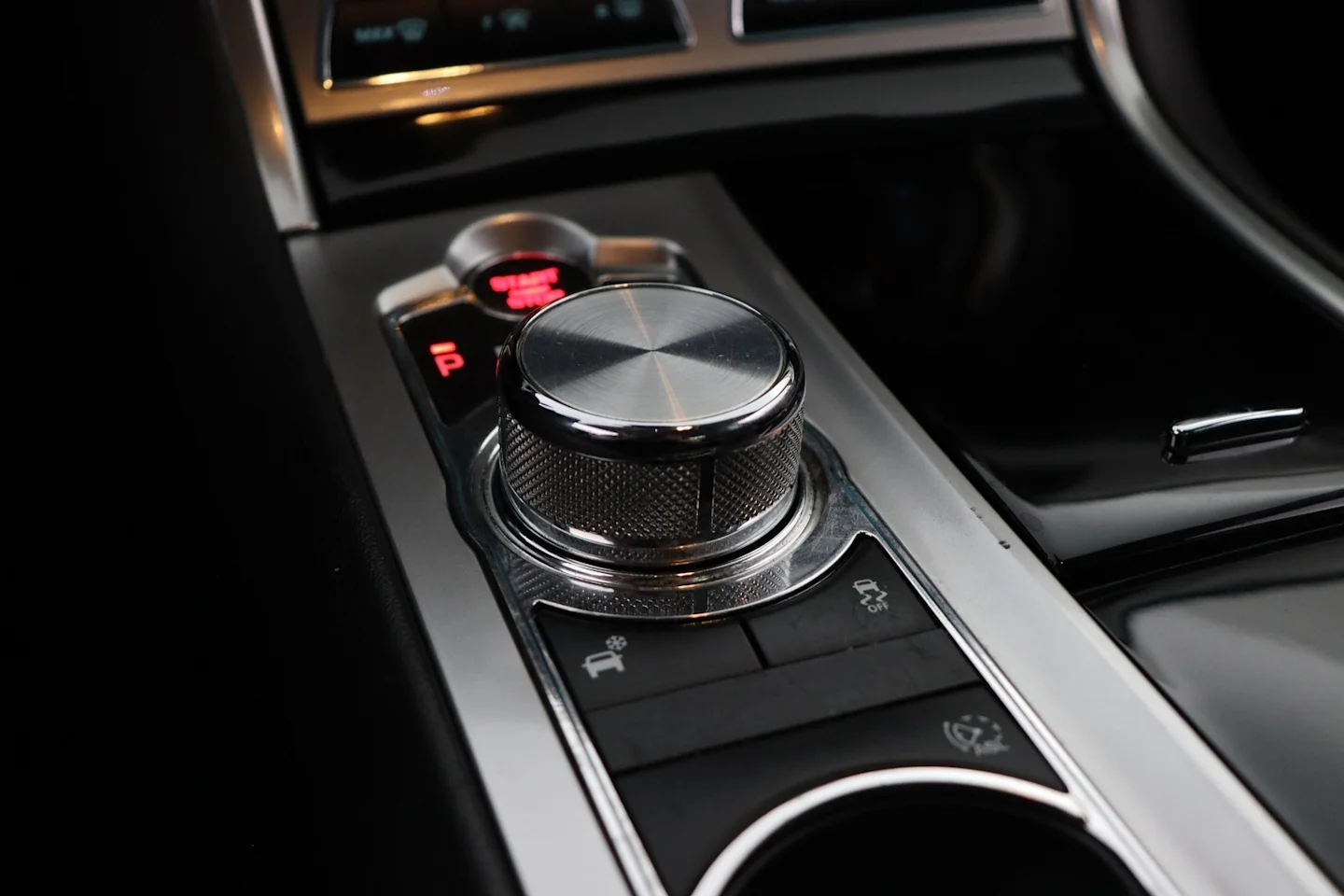 Car Image - 7B6jvSKzw6uVCqlb49rIGX