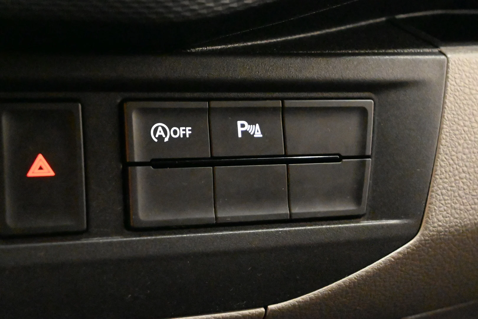 Car Image - 4JEFbKgIc7uCJ8xDqhfBPo