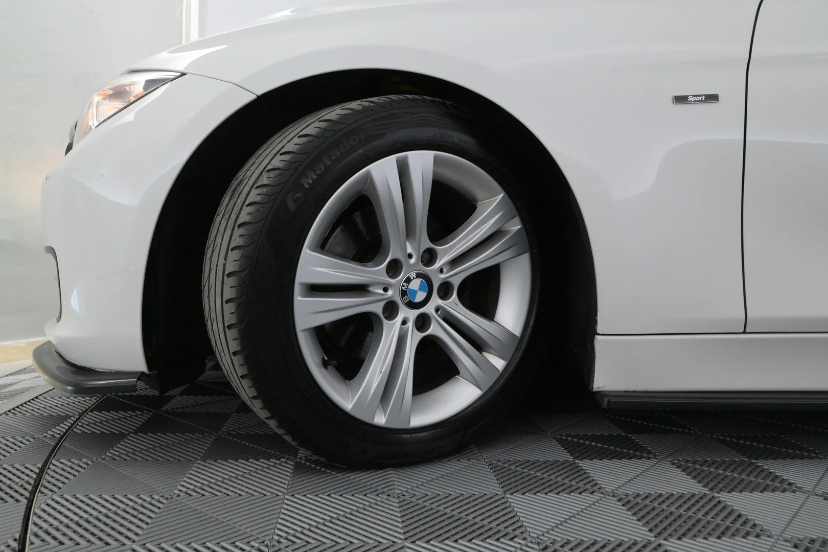 Car Image - DGSP4ywTe9o7NFDx1nHh0