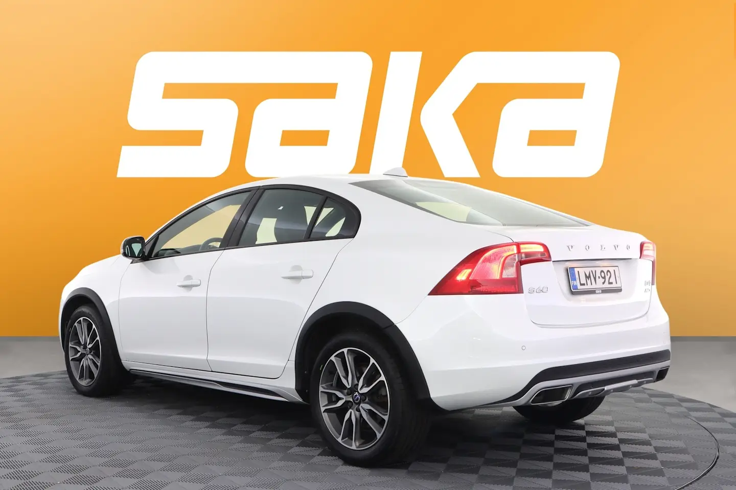 Car Image - S1QJ1eClYeA9gO94N4FMJ