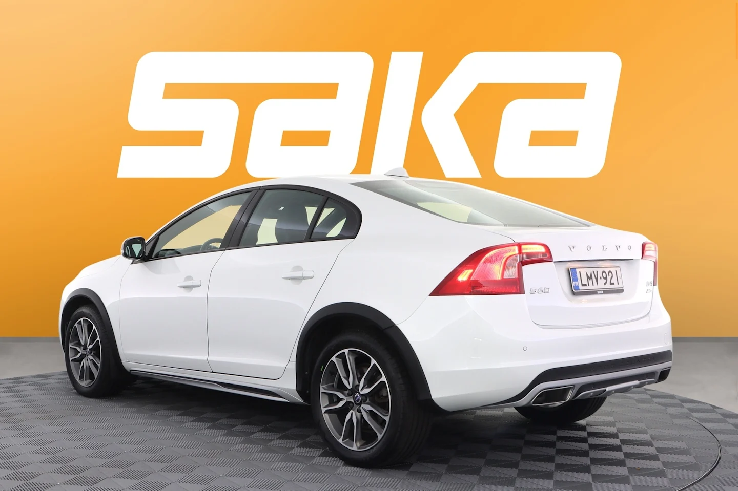 Car Image - S1QJ1eClYeA9gO94N4FMJ