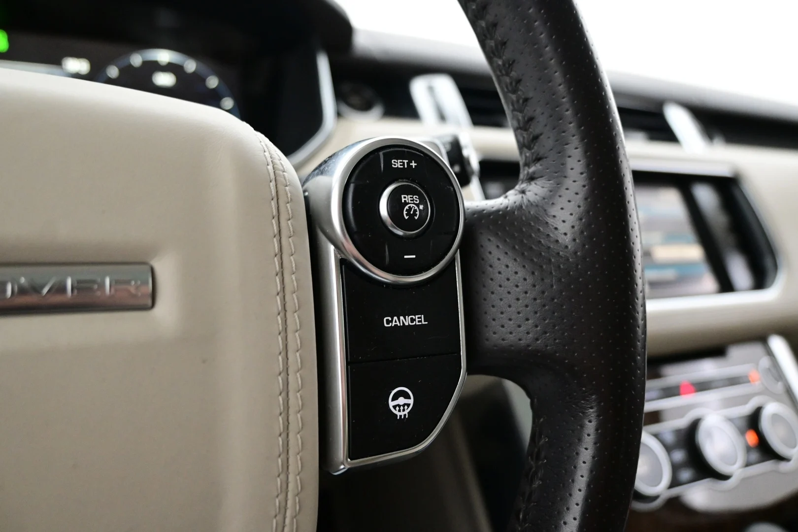 Car Image - 4qf8EgRTNbl2lTwTcrYU6Z