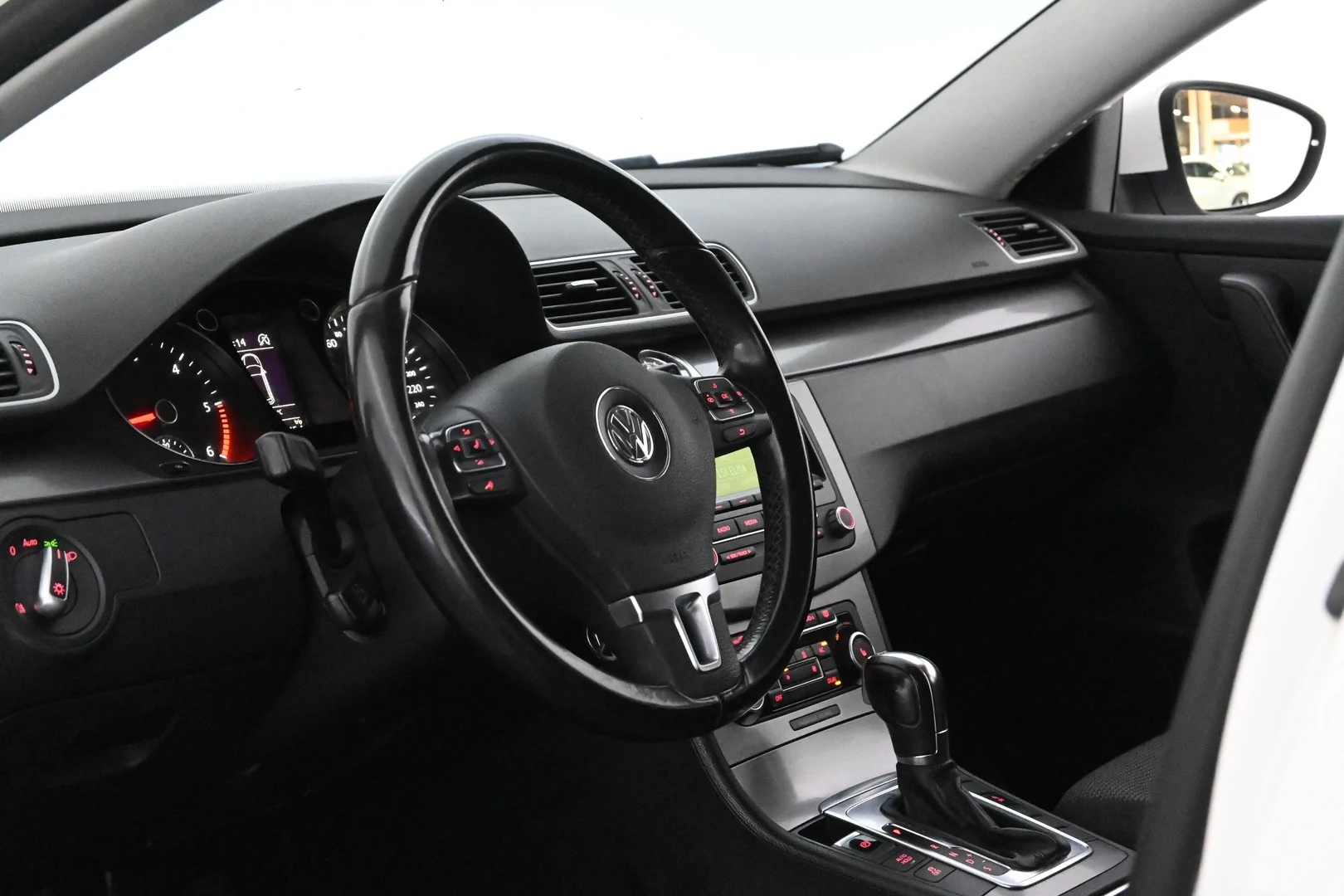 Car Image - 5O82wjsUID2st2sv5JbRjm
