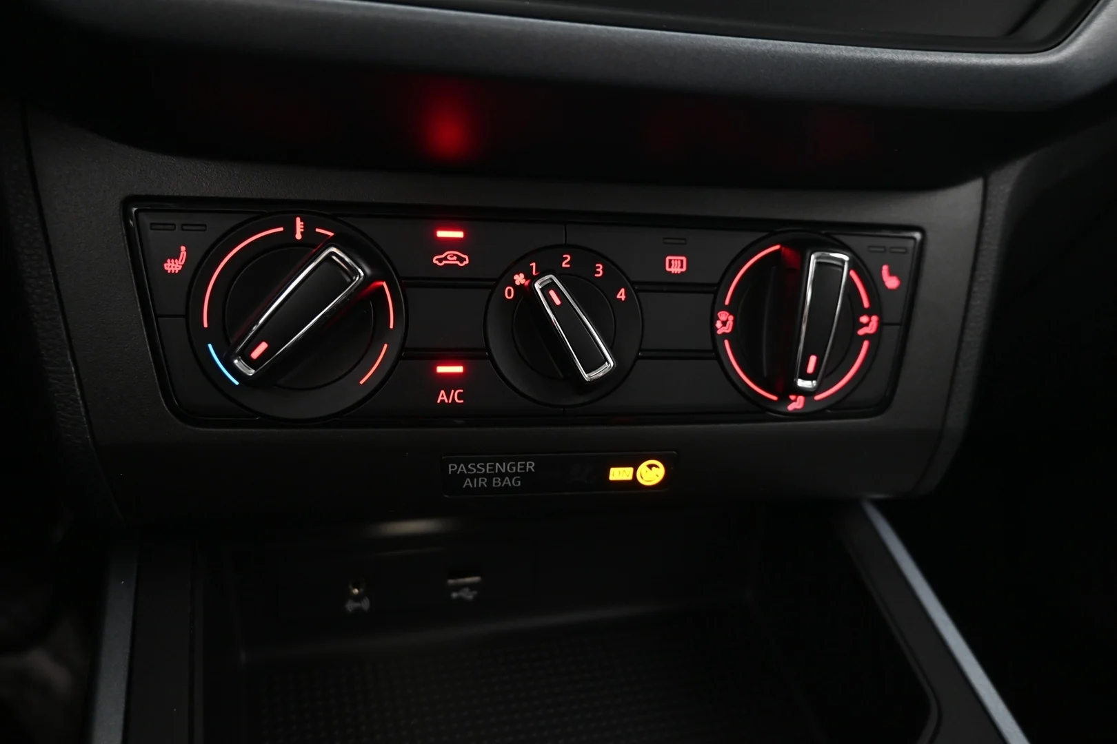 Car Image - 6IAmZ5VfryEH5vVhA40npy