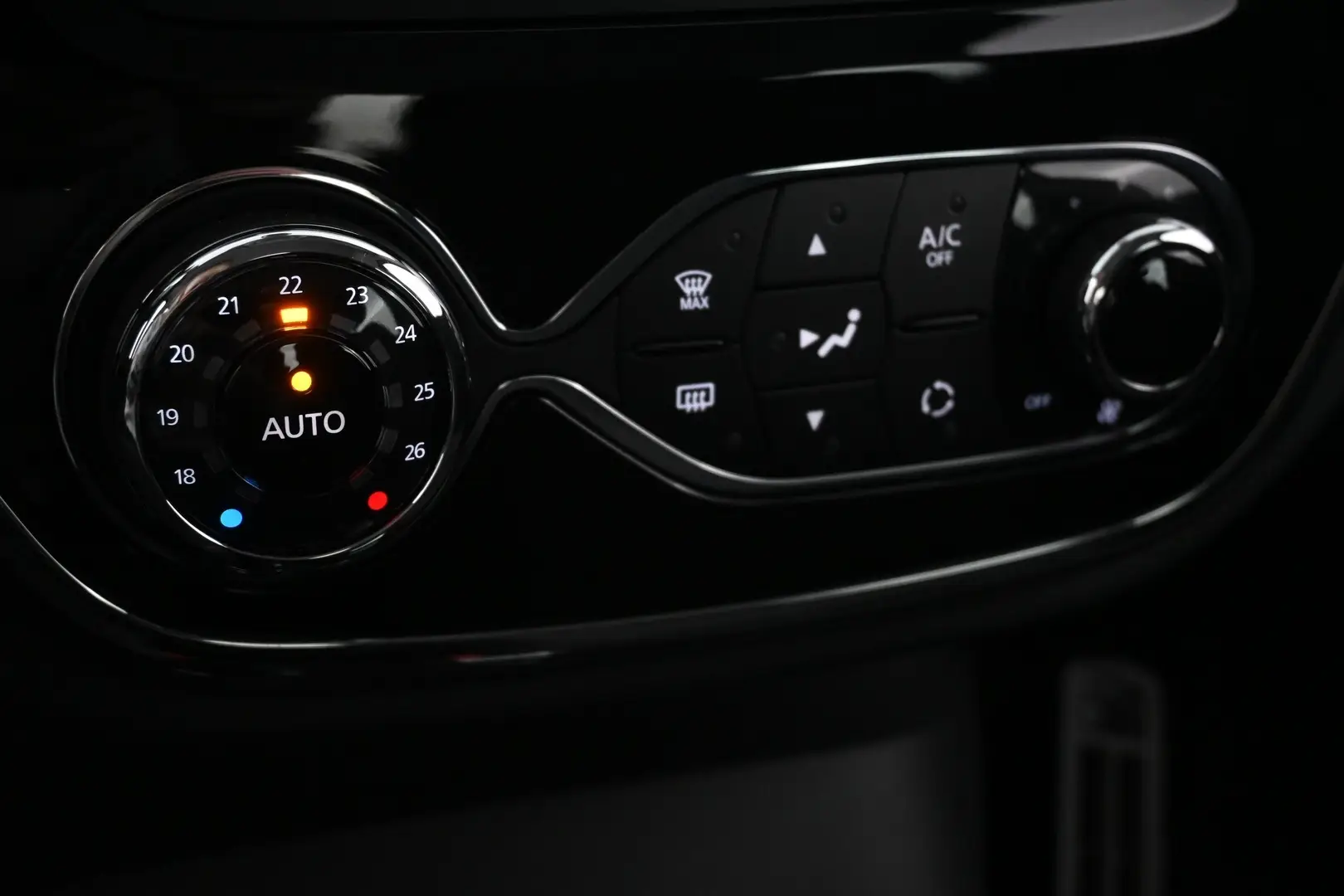 Car Image - 5H1tiHU1g5YlPIo3KC4UJB