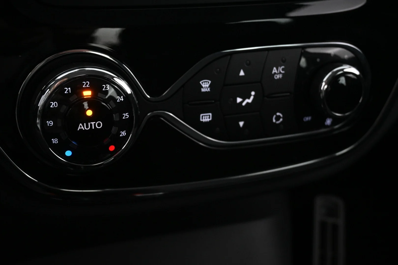 Car Image - 5H1tiHU1g5YlPIo3KC4UJB