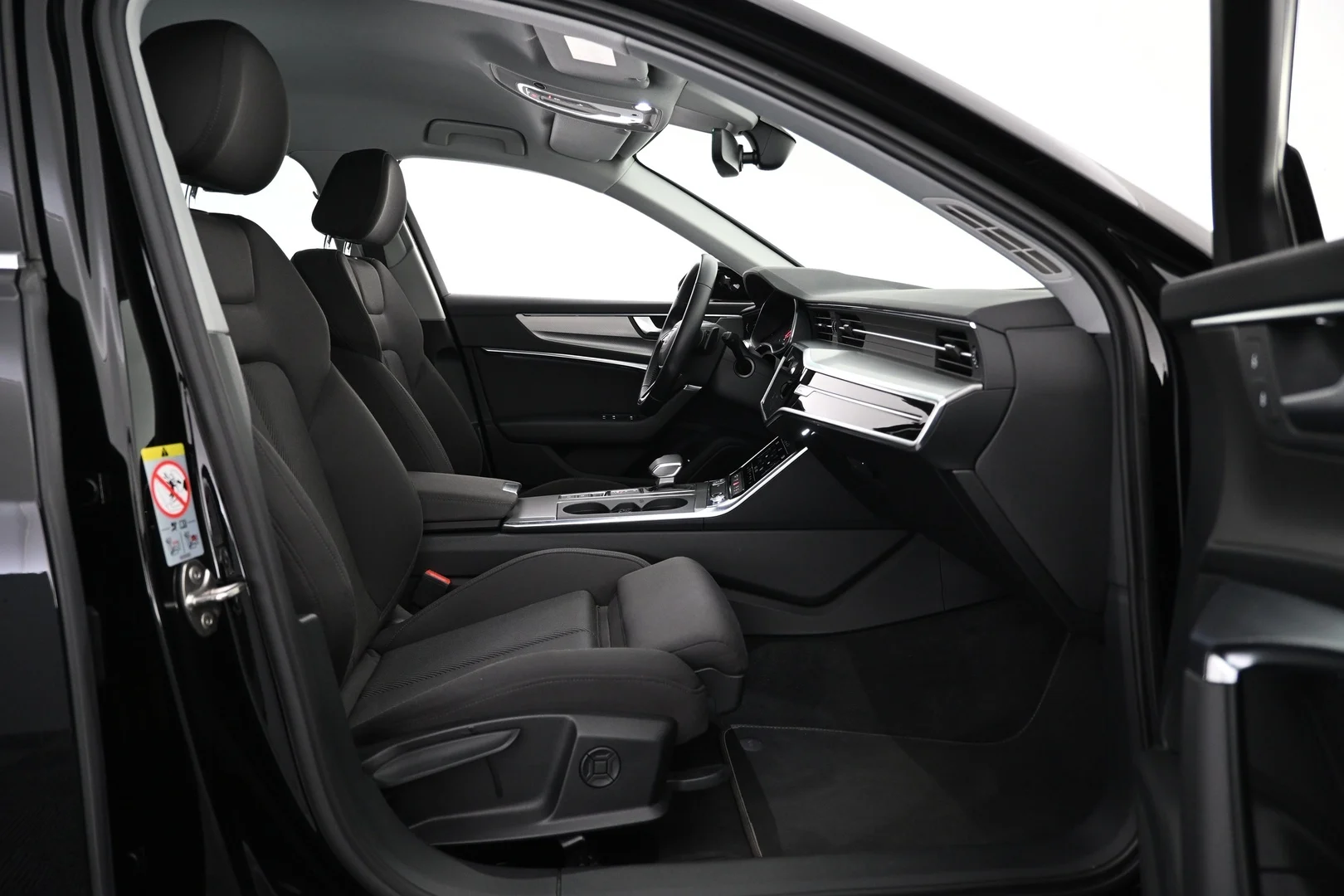 Car Image - 3qdLlNV9VNX33kYIWHAsRr