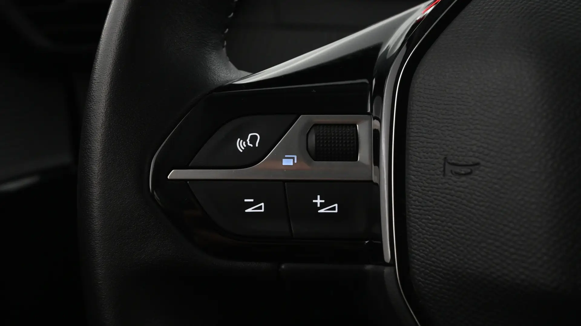 Car Image - 3lFfmDE5UJ1h9MwBCPe56v