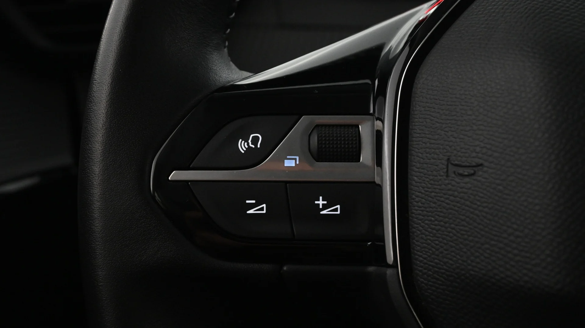 Car Image - 3lFfmDE5UJ1h9MwBCPe56v