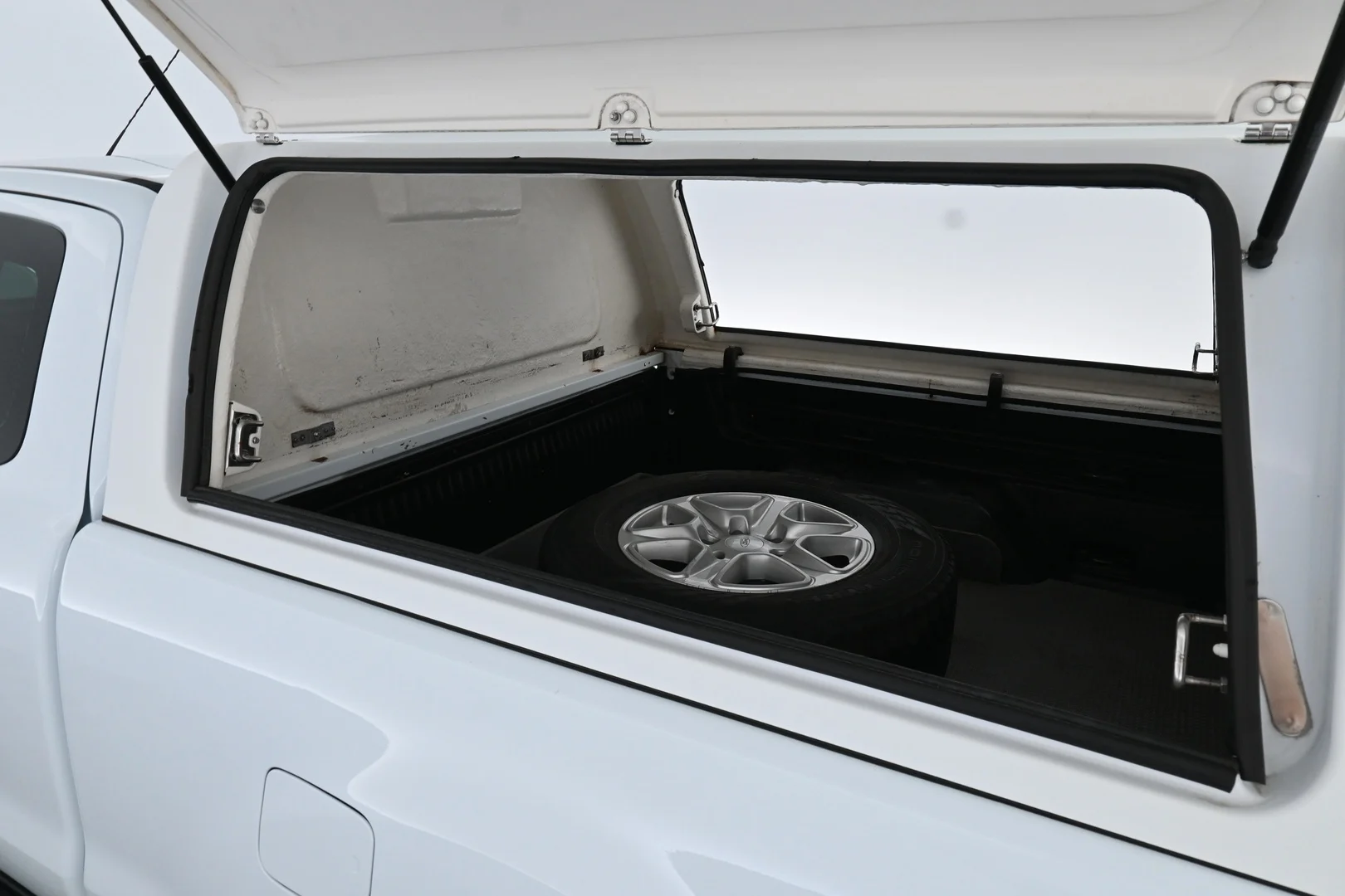 Car Image - 1M2gSHEnkyhXWQ3jFSkHG6