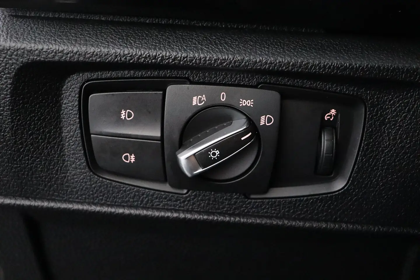 Car Image - 2SgxfWDRfORglu2gLTYOTX