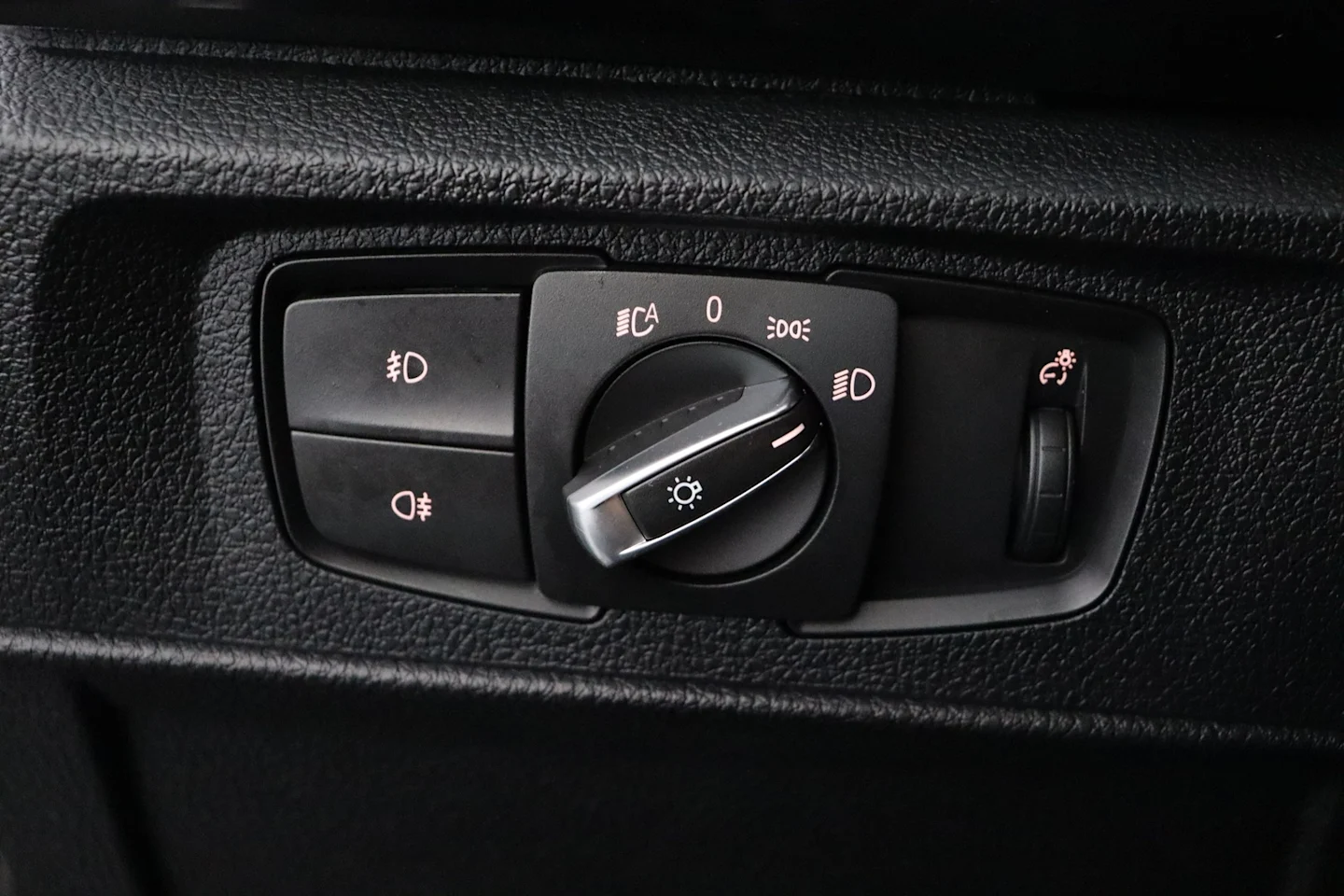 Car Image - 2SgxfWDRfORglu2gLTYOTX