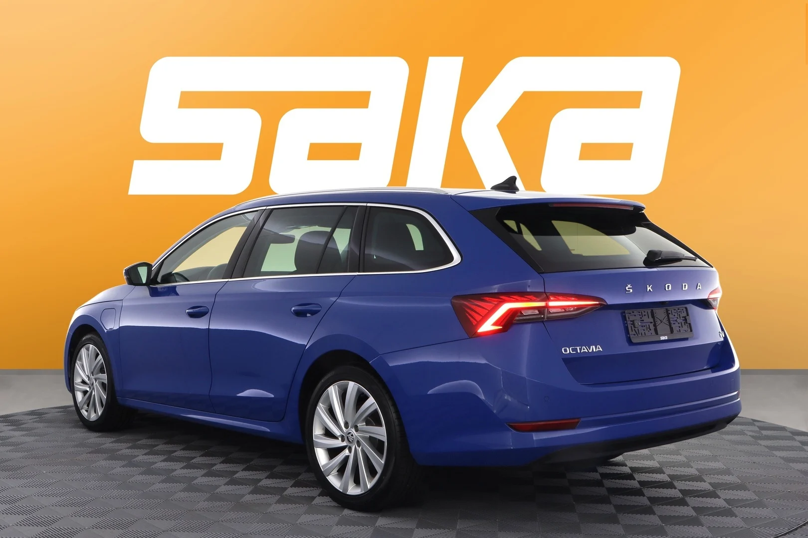 Car Image - 6clsR656LtBQvBN6nY3UTJ