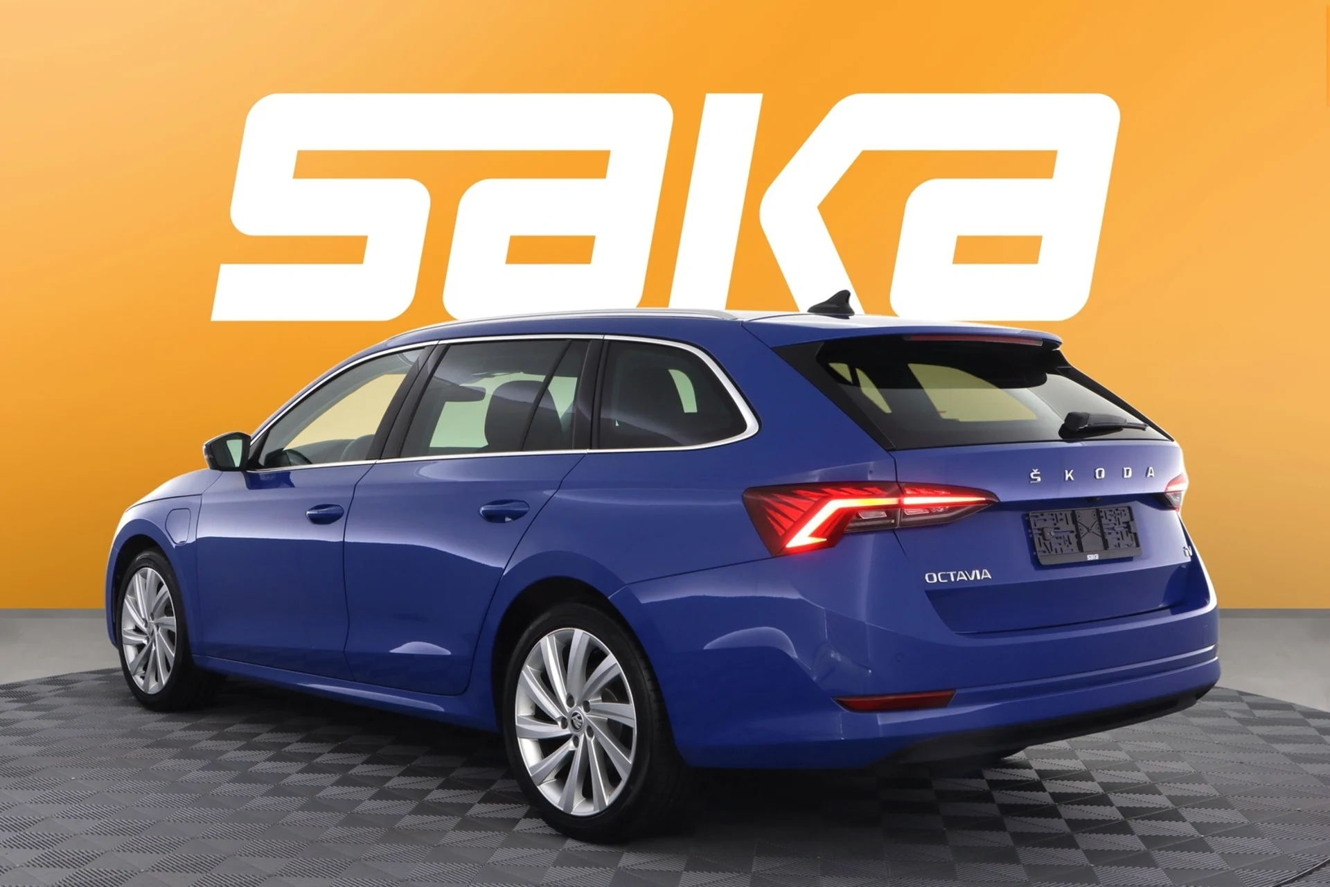 Car Image - 6clsR656LtBQvBN6nY3UTJ