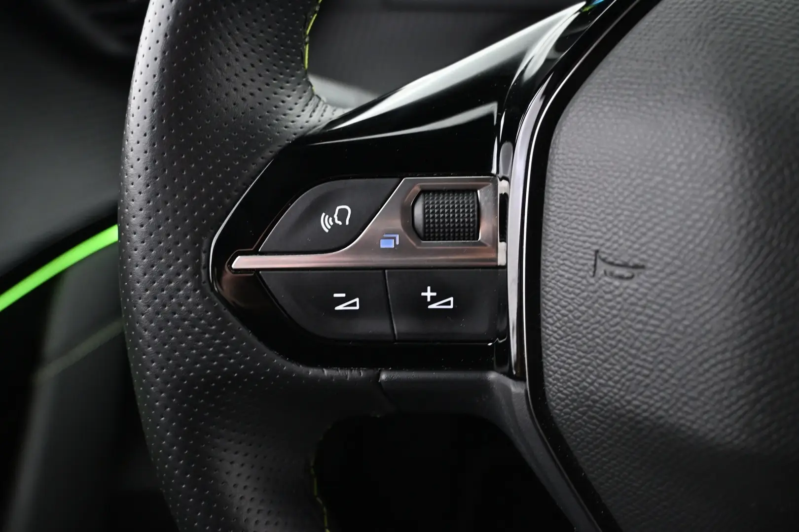 Car Image - 4LLyiRFU8da37QIWW3iq3a