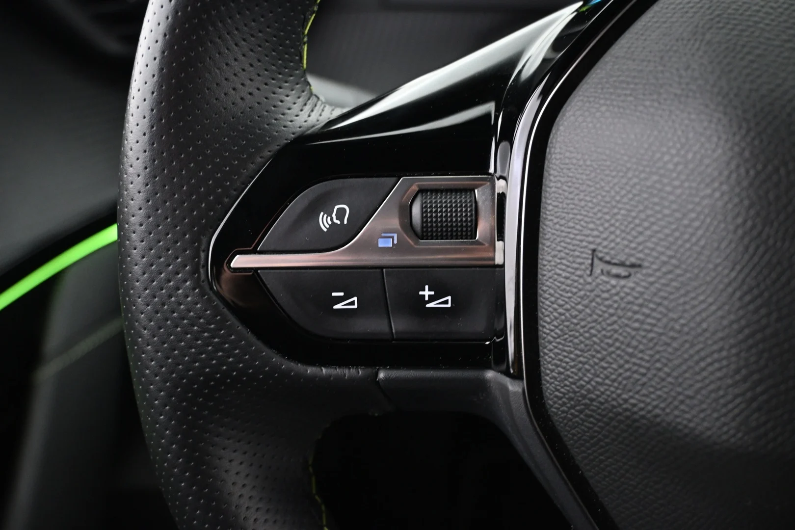 Car Image - 4LLyiRFU8da37QIWW3iq3a