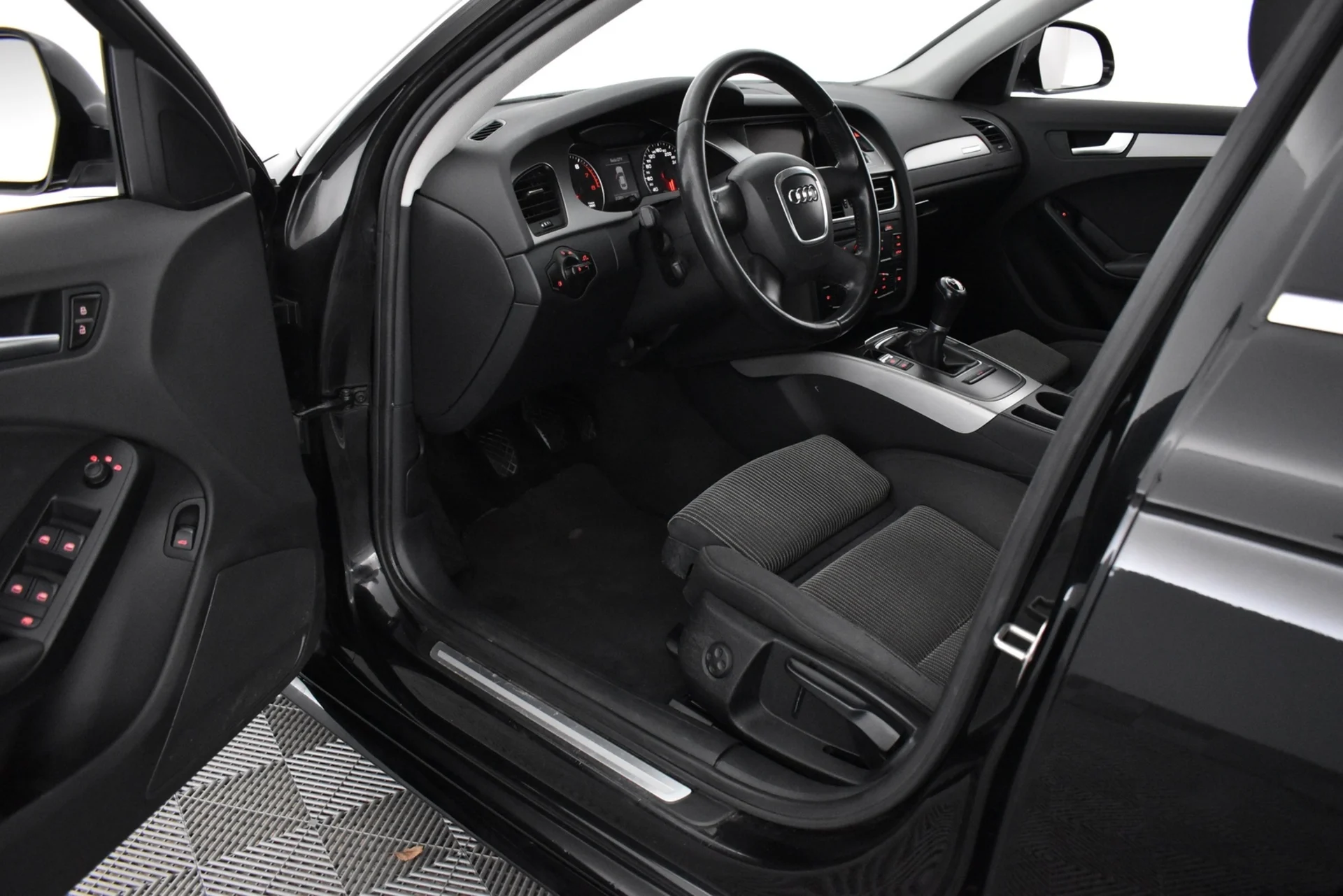 Car Image - 5cpBaR7Yz6zXxf2RHPKsQX