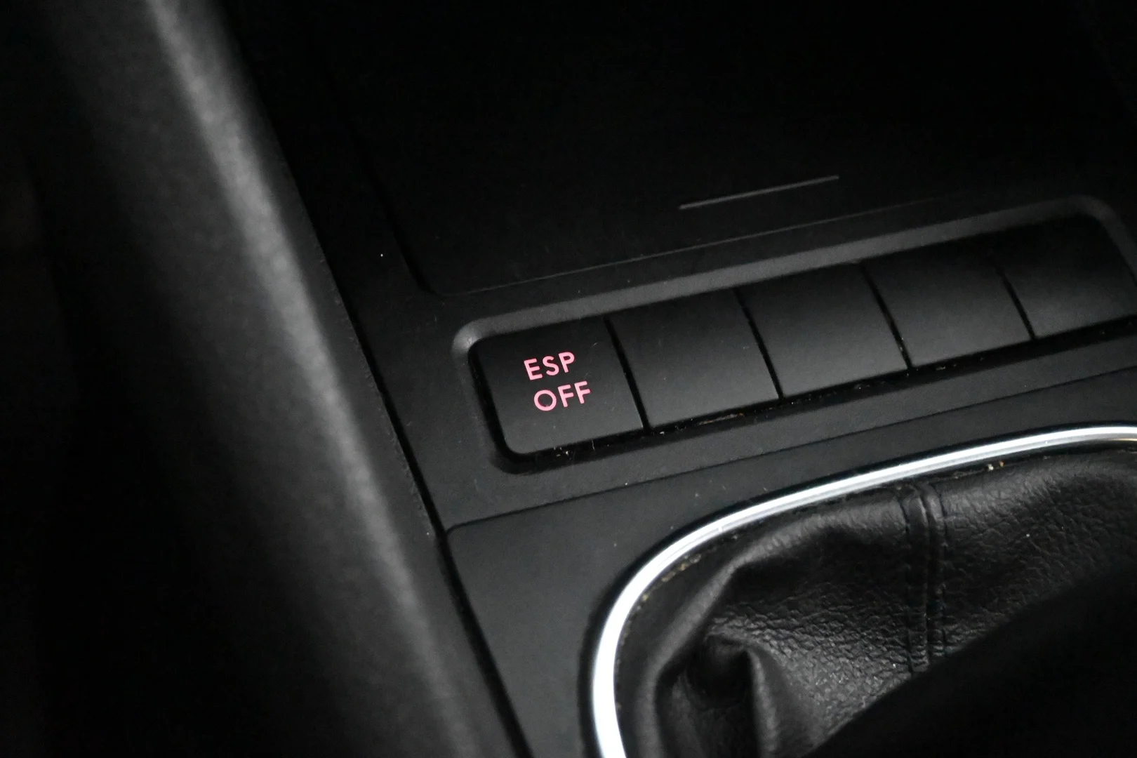 Car Image - 2PXsxXCC0pbYeSgkF7En29
