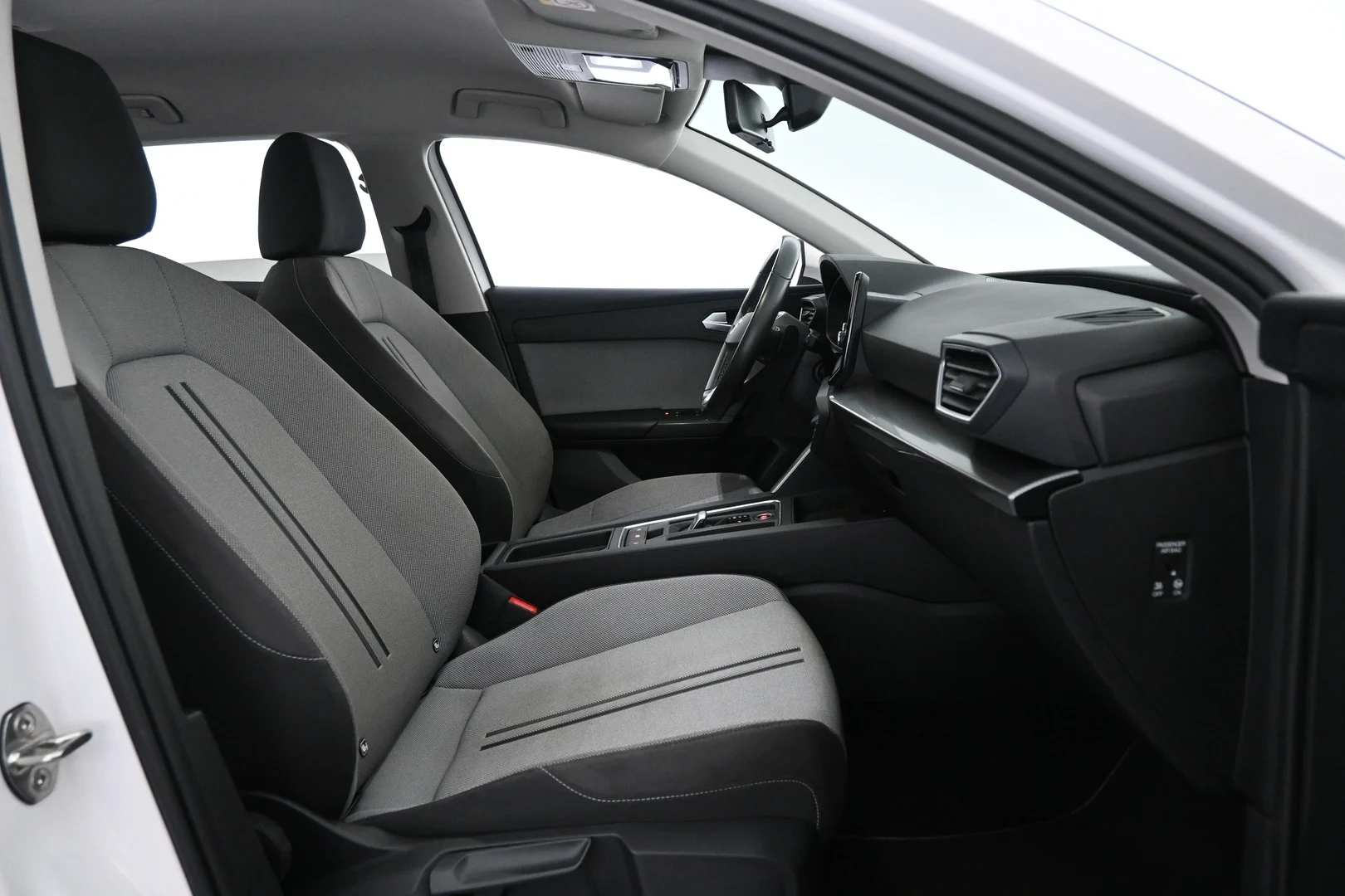 Car Image - 6BpD9nHUfbxQisxqGgGECV
