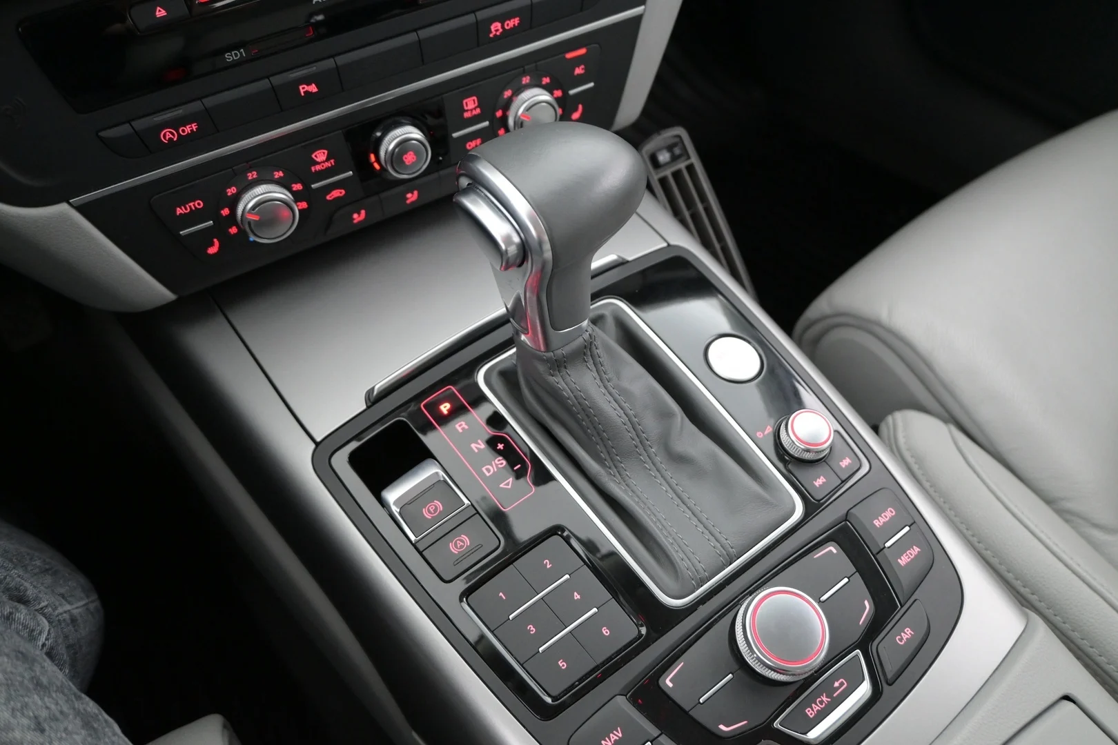 Car Image - 2U8dq7004scxgrffprvUAM
