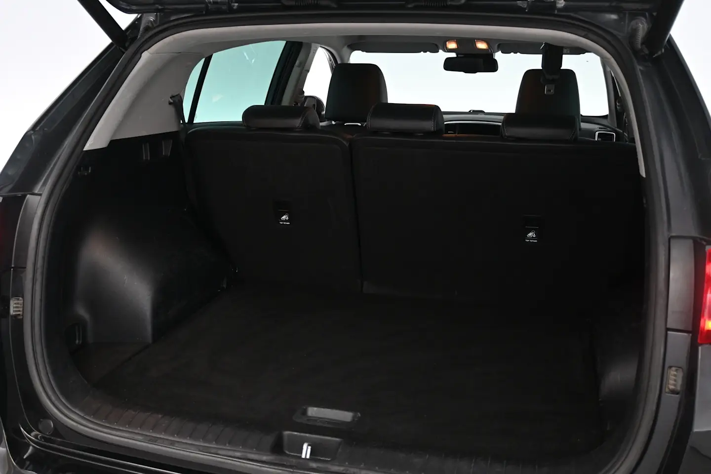 Car Image - 72h5j8HvHGhVrz05MinPKn