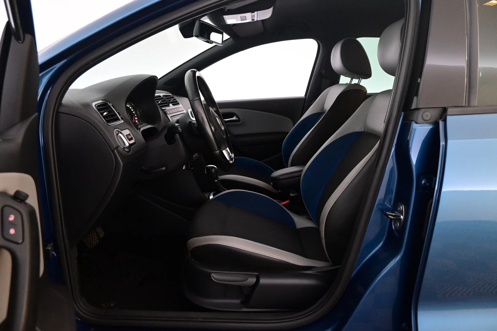 Car Image - 4aHSANAyxPEsyUGKEwj9nM