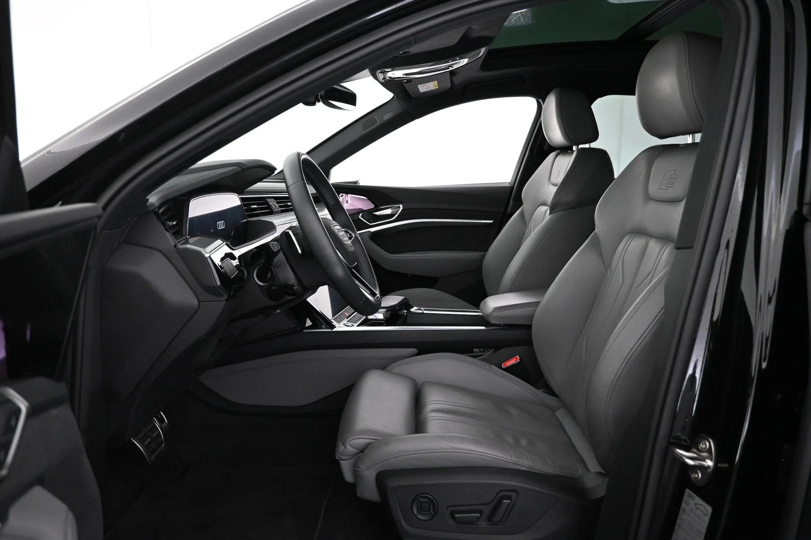 Car Image - 1tNUvIJCHYlVIlvFSbWeln