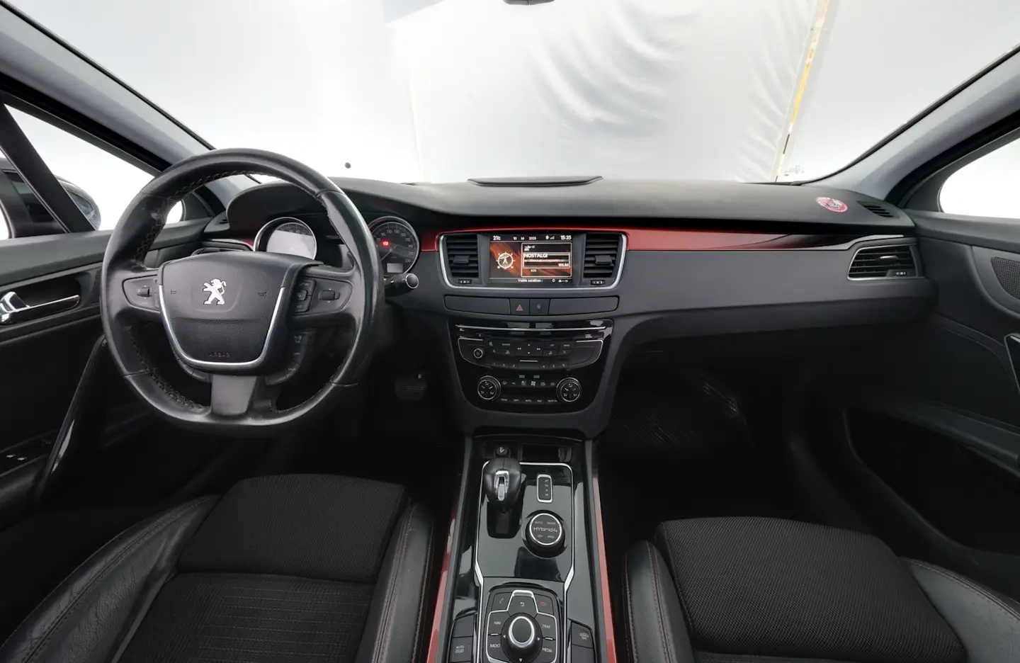 Car Image - 4Rxw3eQ6XqWsuXHgGU3myk