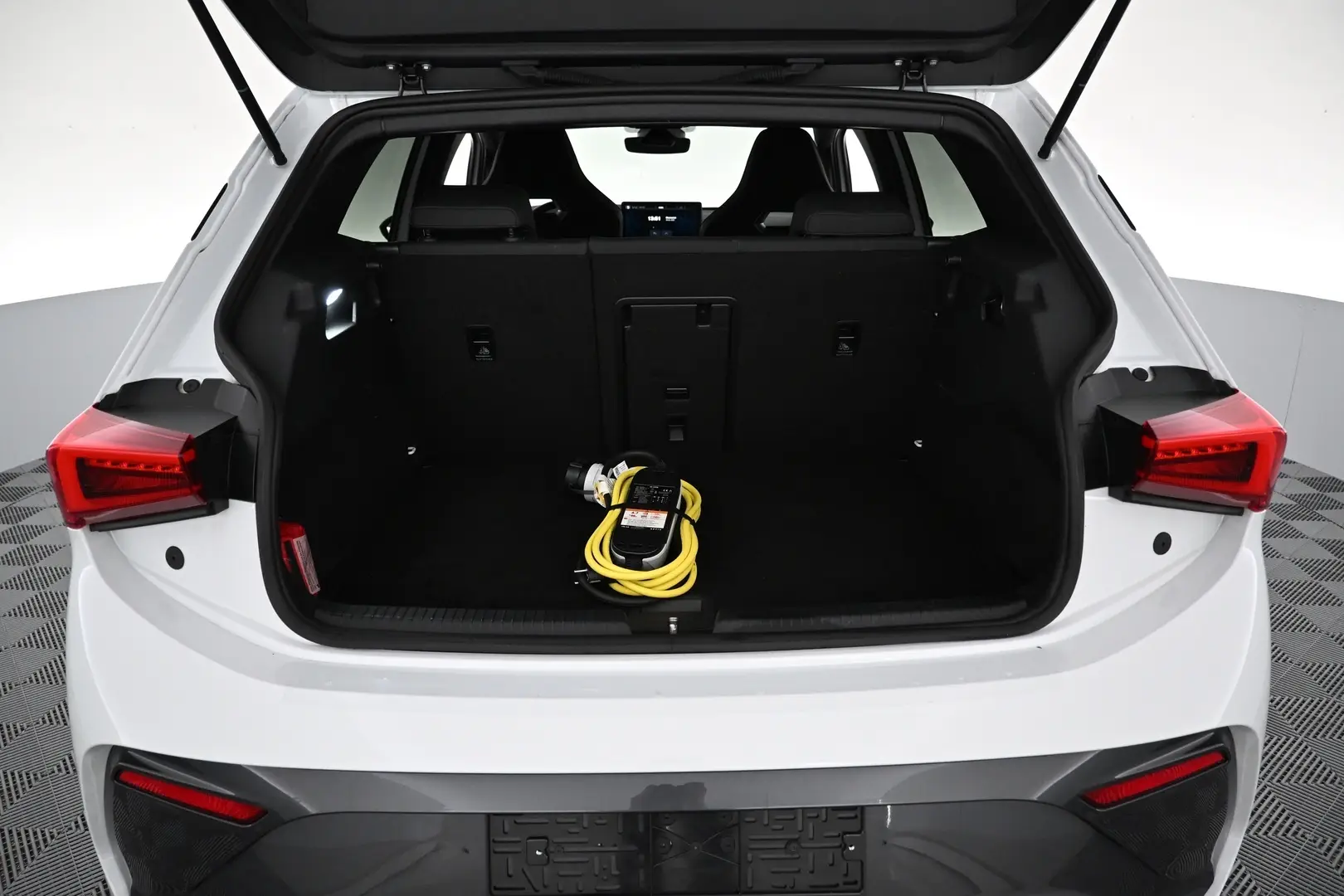 Car Image - fdBltNQo11BoqGBebtNCl