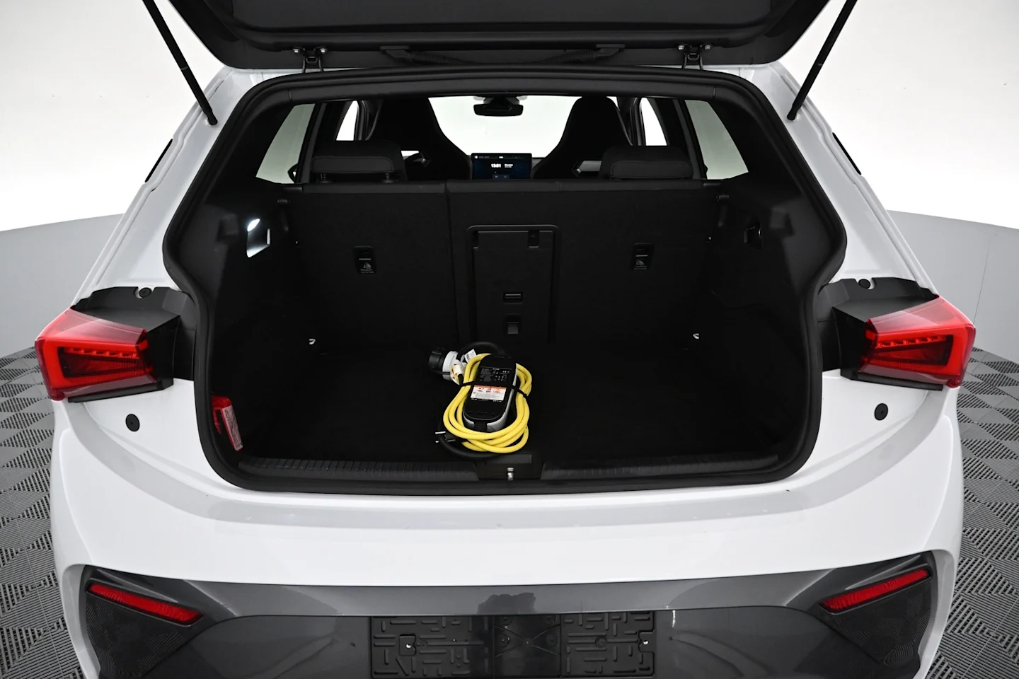Car Image - fdBltNQo11BoqGBebtNCl