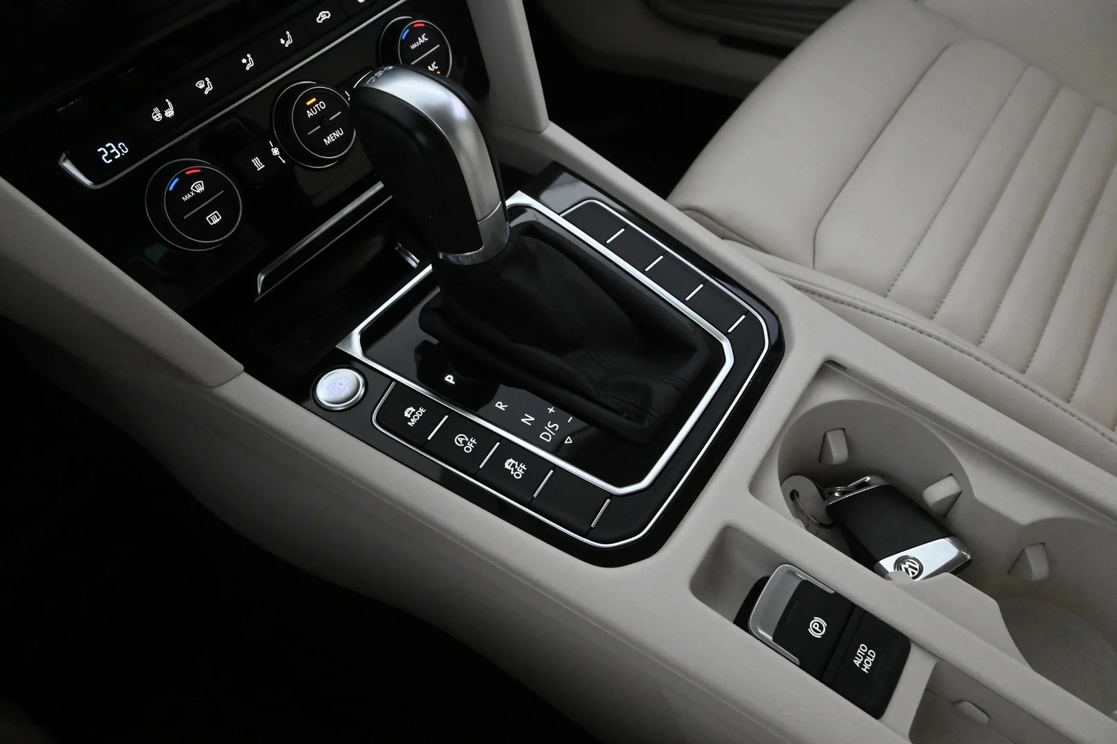 Car Image - 4LzjPWvqaTQOOYjxNXxsR6