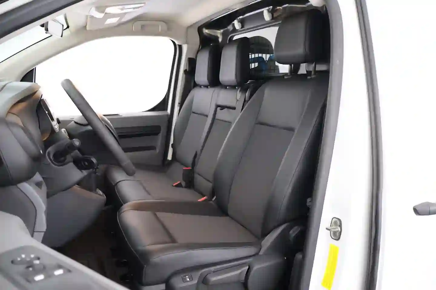 Car Image - 2lqxBzkZBElr7UM7a3KBgO