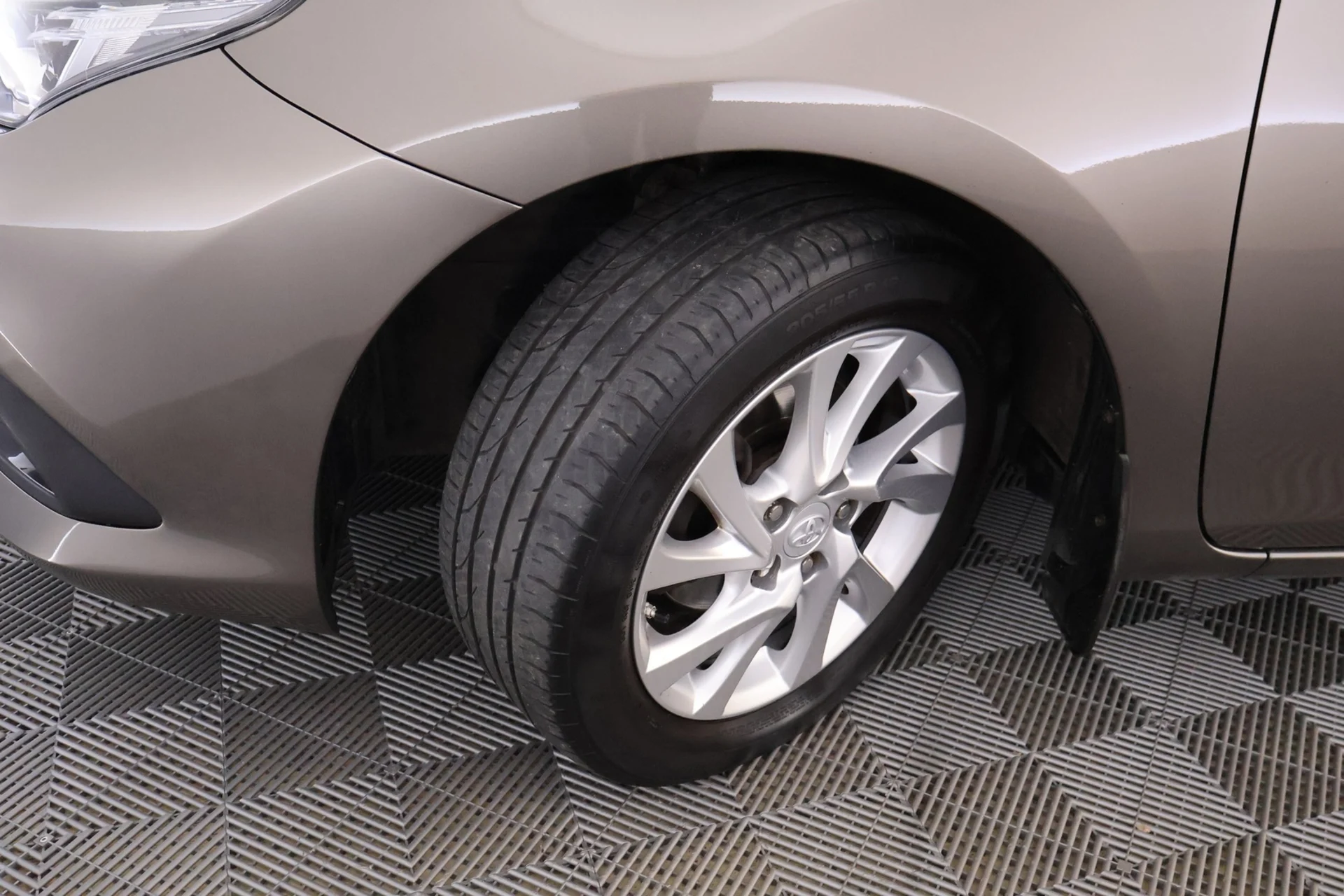 Car Image - vgLJ5IPi8rnWskEDwk5P0