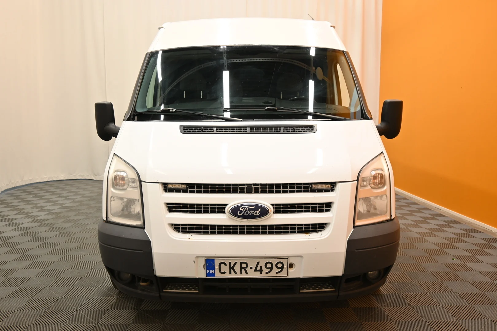 Car Image - 3A0r40T7KfcoqYMOGpaFvo