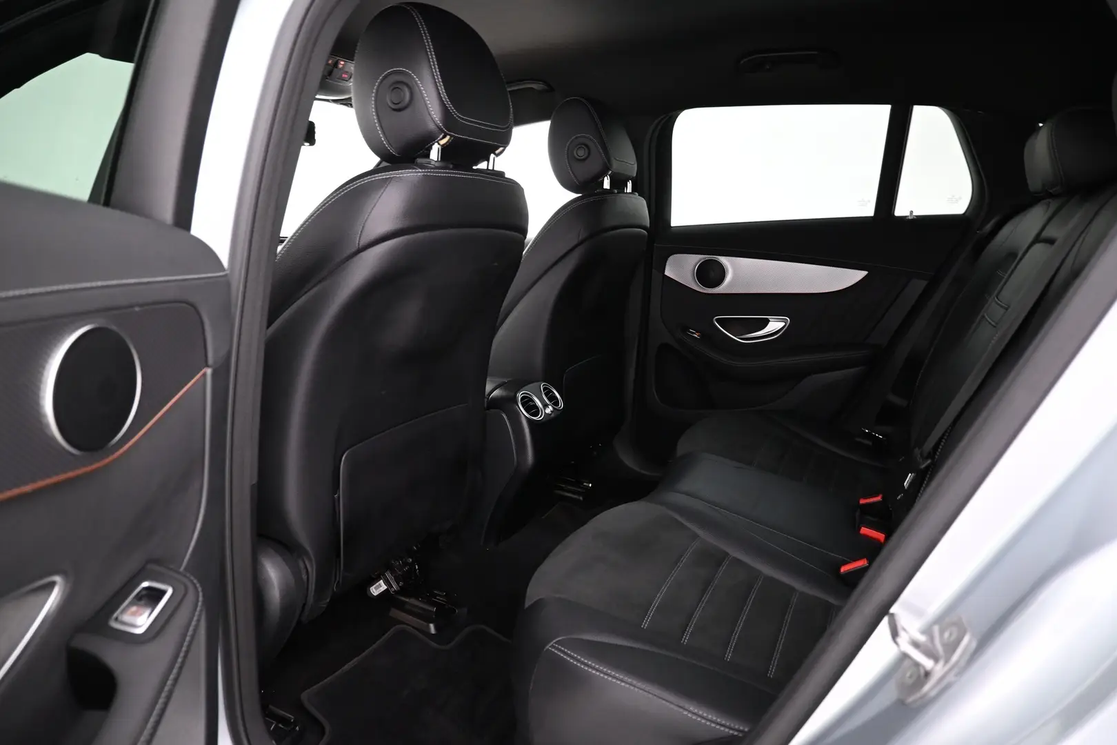 Car Image - UylbAMgni6VPaLYcQJA8q