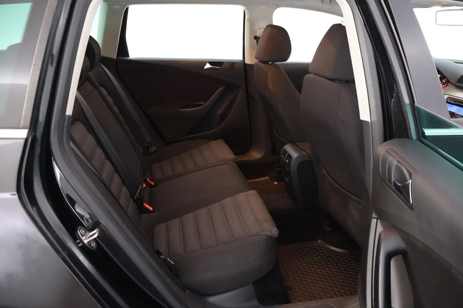 Car Image - mgEis4FRGHcc1MSb4S4tn