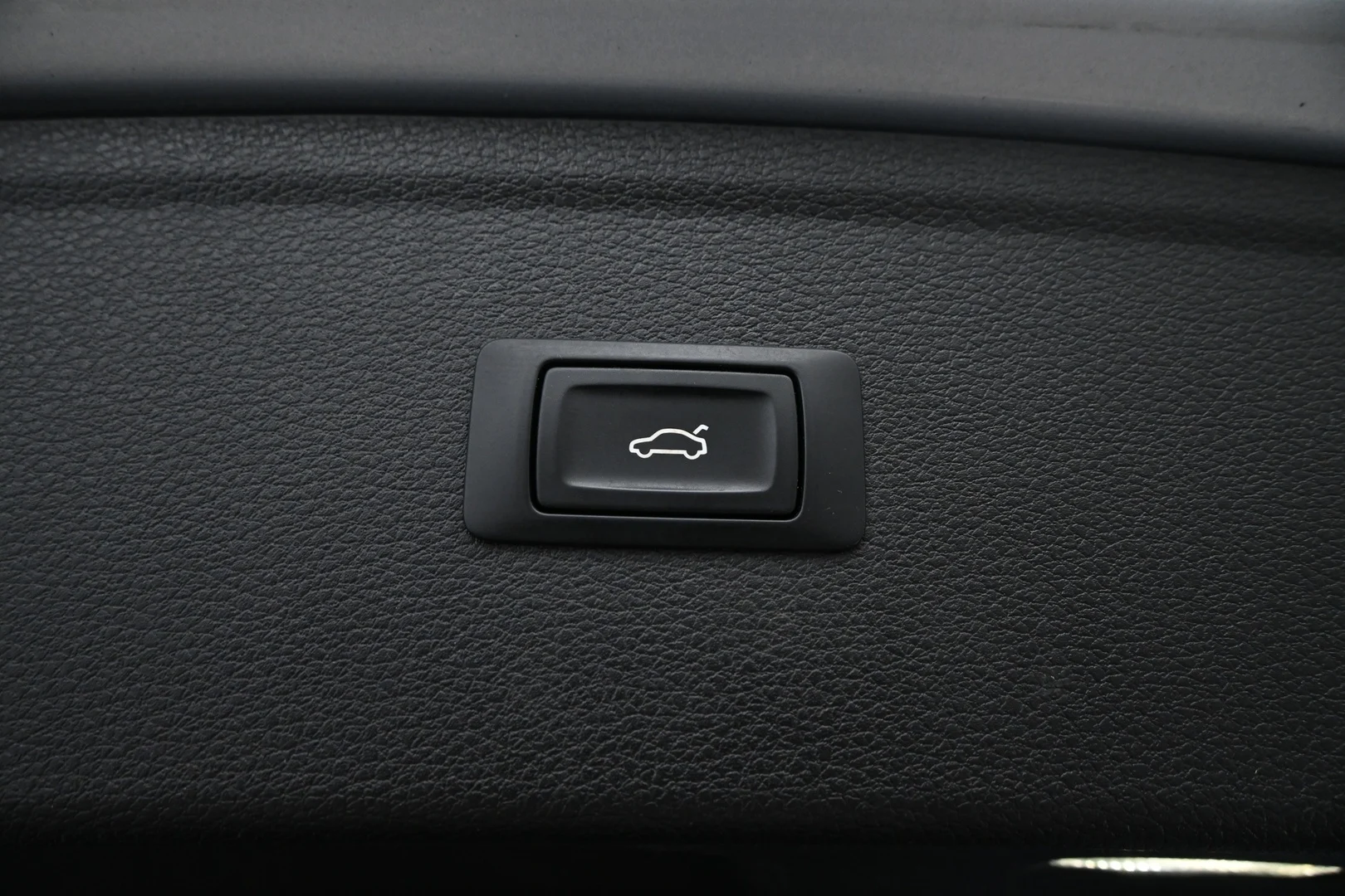 Car Image - 1HhBH5zsm4hK8rn1qUbIp9