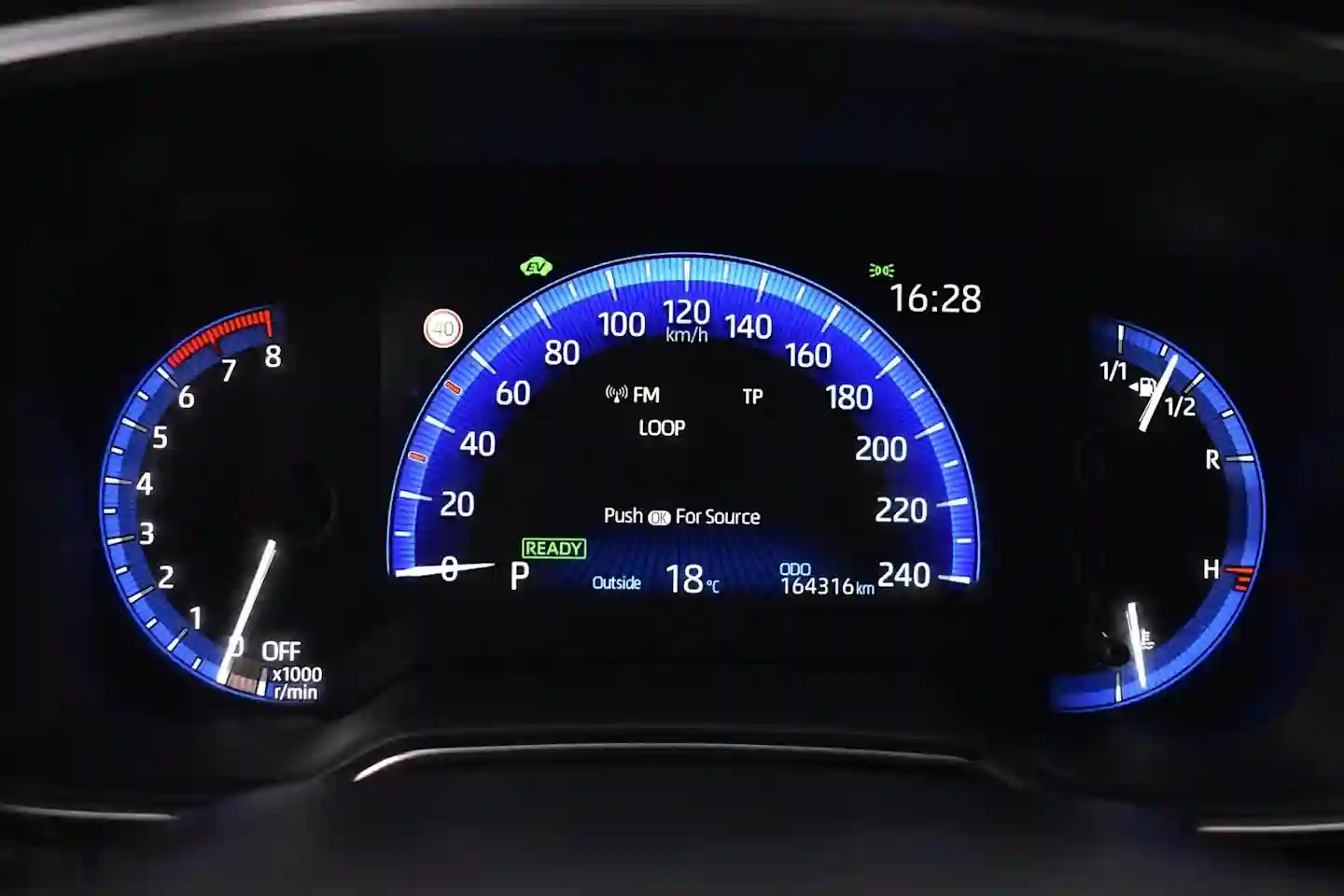 Car Image - 43Q5LSQniUnF3fVyDLxzUV