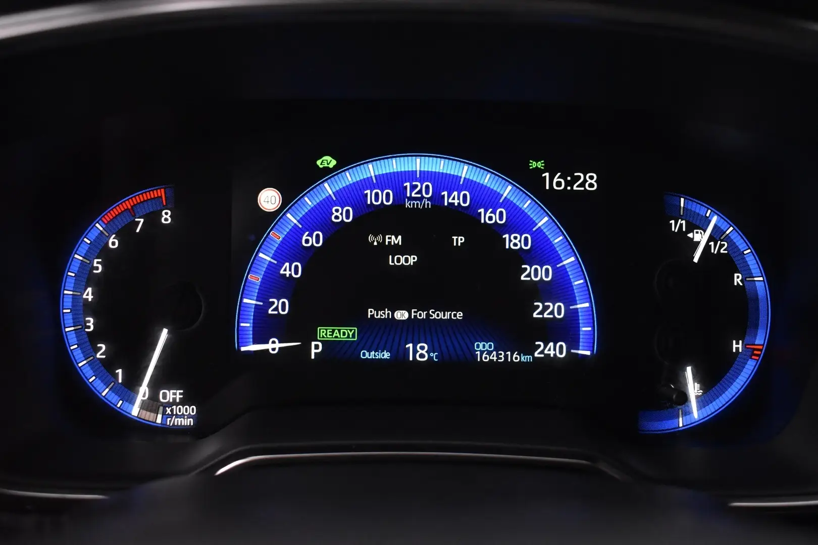 Car Image - 43Q5LSQniUnF3fVyDLxzUV
