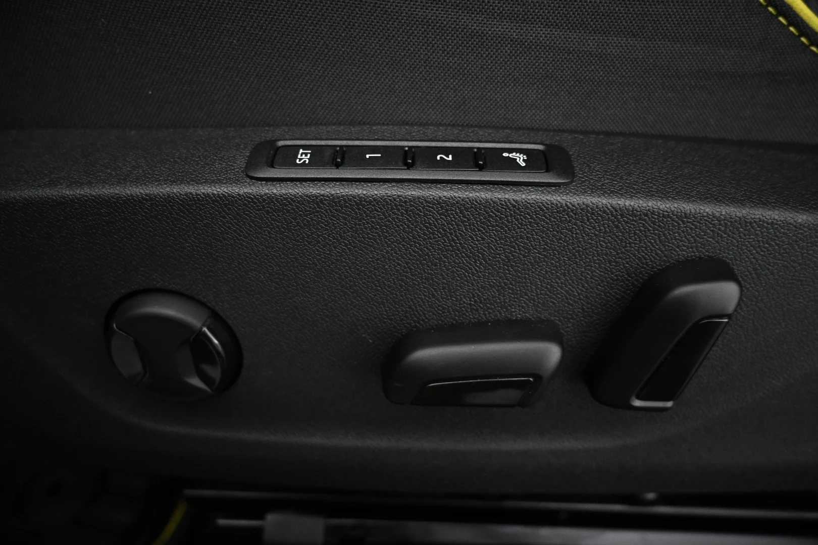 Car Image - 1kbSoFtUINE9LelmyXzpzg