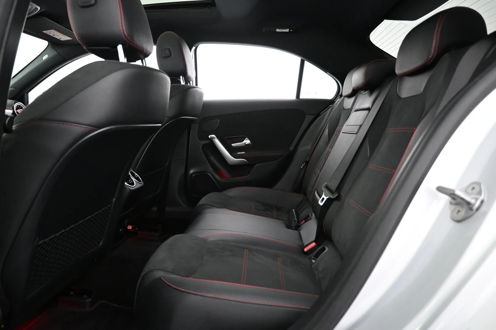 Car Image - 6OCb2r1HhRXv9CccbG1yZc