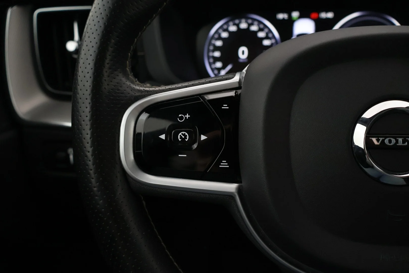 Car Image - 2lwl83nsgZZKwcFfxKGfNI
