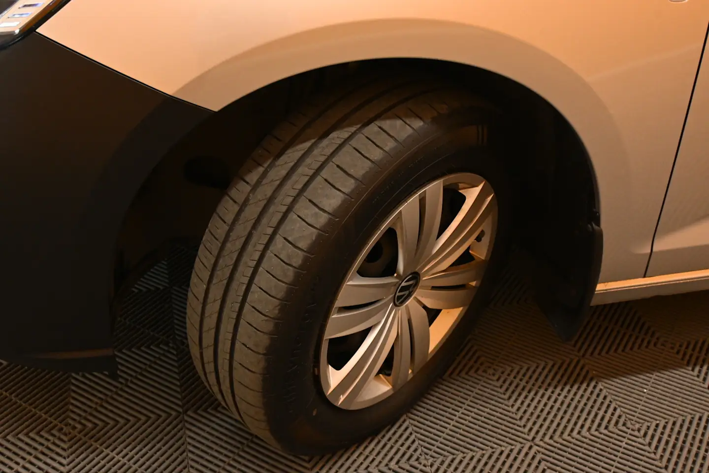 Car Image - 3Eq8y6hGiSxZAMqWzkRJxM