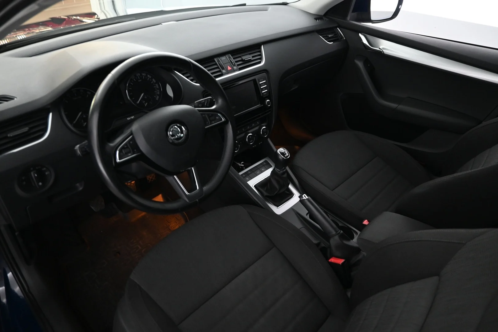 Car Image - wDHIYy7B8oY2HZMgX6EXX