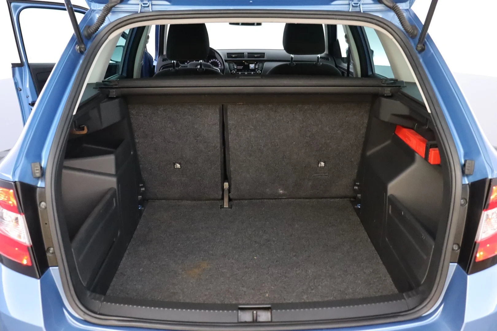Car Image - 6u9EI8VOCR1TeUYrsoN0E