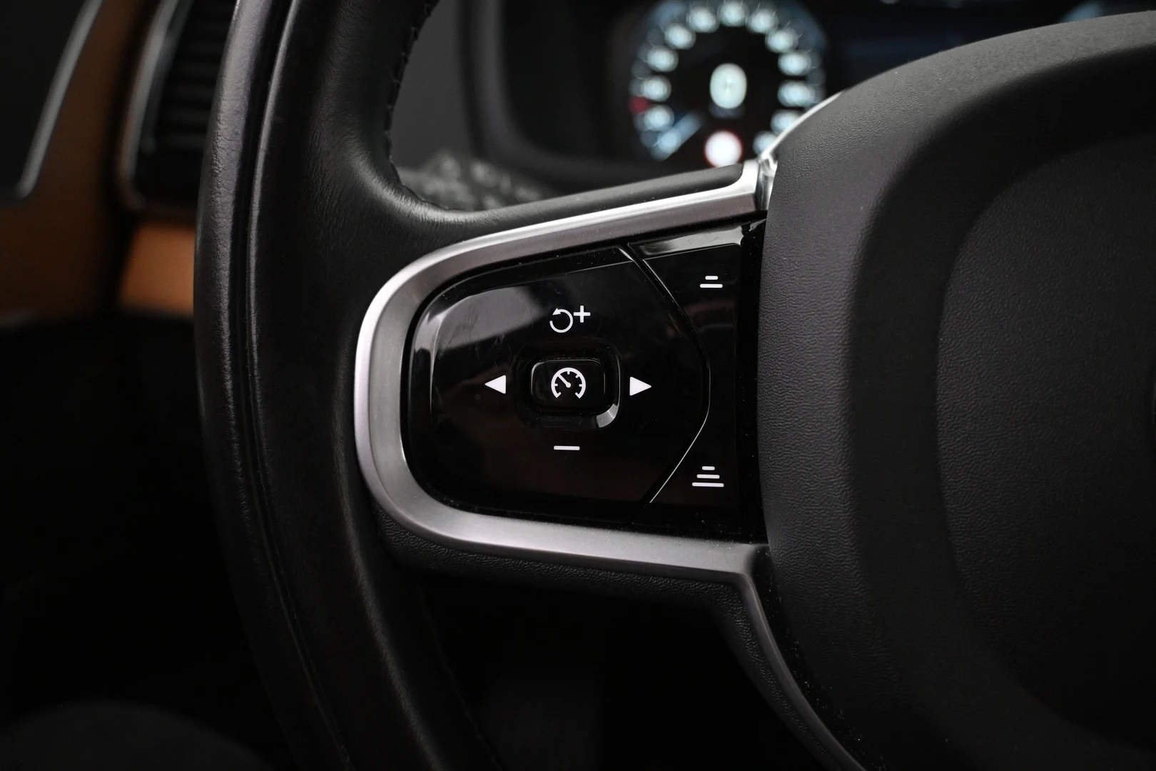 Car Image - 3iKF05N0t3y9cNj3AcmlJr